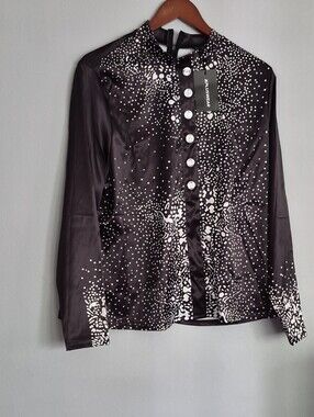 Black & White Patterned Long-Sleeve Button Jacket